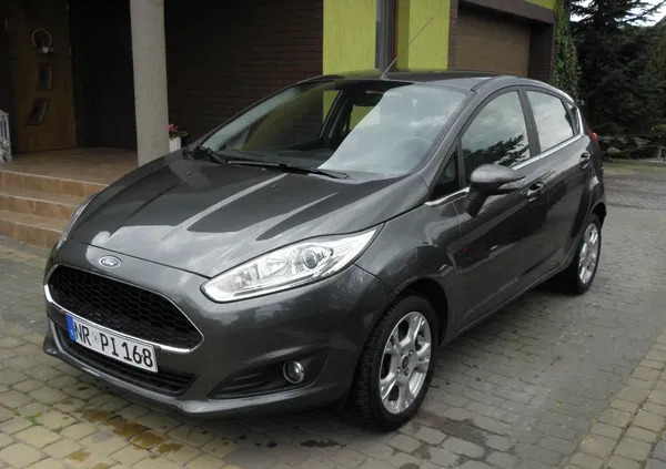 samochody osobowe Ford Fiesta cena 35900 przebieg: 58000, rok produkcji 2017 z Lipno